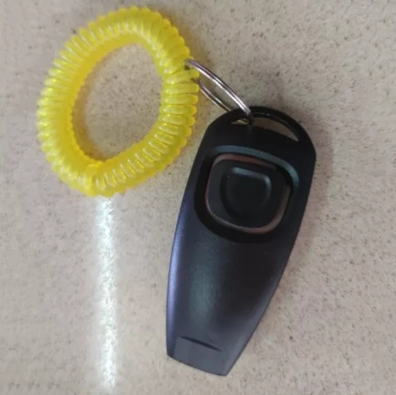 Received 2-in-1 Dog Training Whistle & Clicker from customer P****n